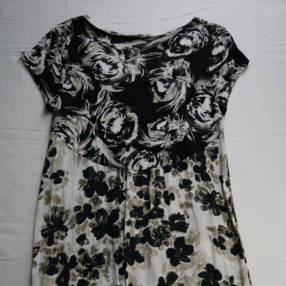 Women's Blouse T-Shirt, Vera Wang, Simply Vera, Black and White, Size Small - Picture 6 of 7